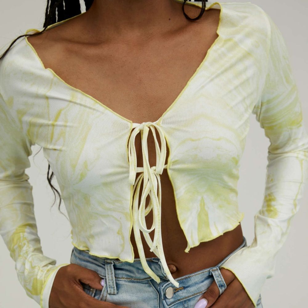 Cider Long Sleeve Tie Front Crop Blouse Size Medium
